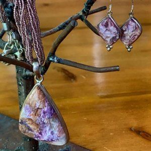 VTG 3 Piece Set Polished Stone Pendant w/6 Beaded Strands+Pierced Earrings Italy